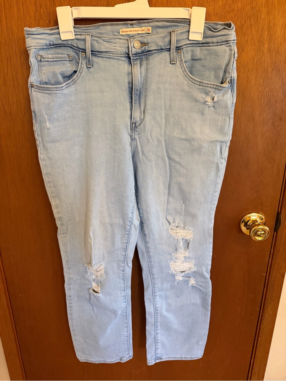 Levi’s Women’s 724 High Rise Straight Cropped Jeans